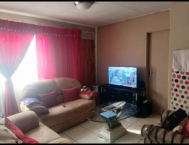 3 BEDROOM HOUSE FOR SALE IN PROTEA GLEN EXT